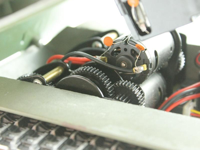 Радиоуправляемый танк Taigen ИС-2 модель 1944, СССР, зеленый, деревянная коробка RTR масштаб 1:16 2.4G - TG3928-1G-BOX