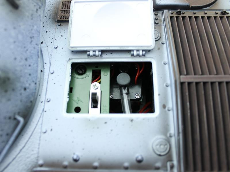 Радиоуправдяемый танк Taigen ИС-2 модель 1944, СССР, зимний, (для ИК танкового боя), деревянная коробка RTR масштаб 1:16 2.4G - TG3928-1S-IR-BOX