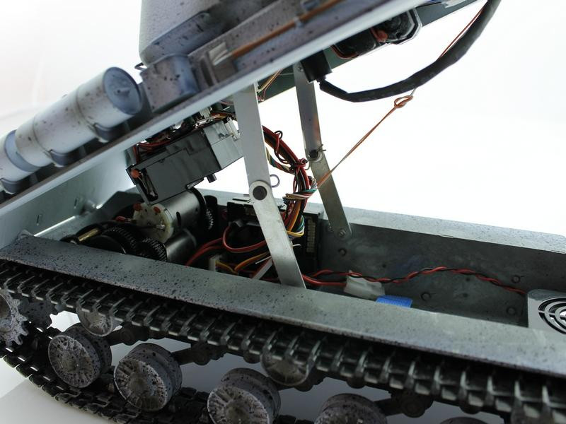 Радиоуправляемый танк Taigen ИС-2 модель 1944 (СССР) (зимний) RTR масштаб 1:16 2.4G - TG3928-1S