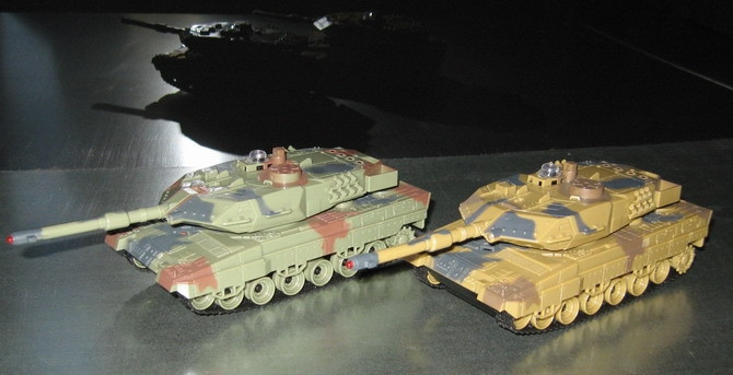 Радиоуправляемый танковый бой Huan Qi 552 масштаб 1:32 2.4G - HQ552